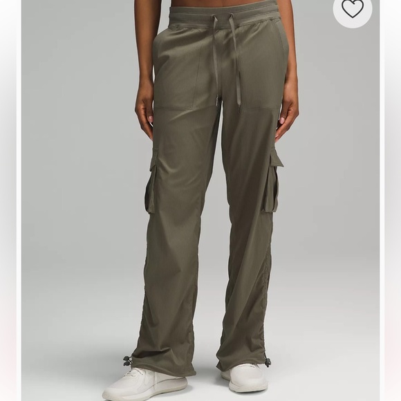 NWT Lululemon Dance Studio Relaxed-Fit Mid-Rise Cargo Pant - Picture 1 of 9